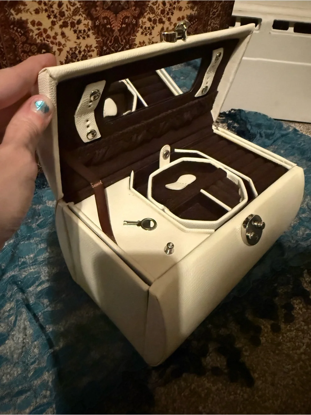 Rowallan White and Brown Jewelry Organizer Case